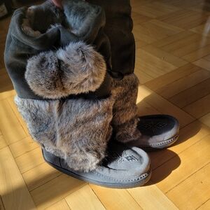 Genuine suede boots with real rabbit fur!